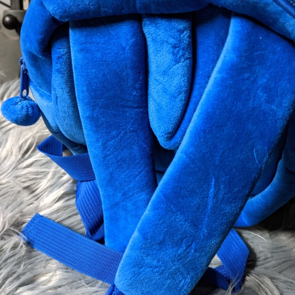 Baby shark backpack - Picture 2 of 2